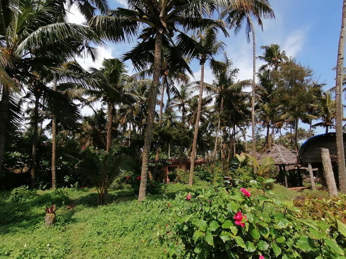 Sukriti Beach Resort Varkala Exterior foto