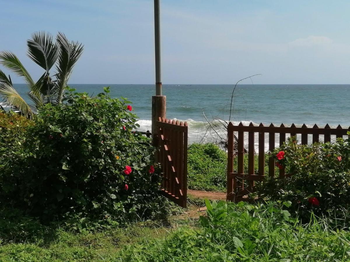 Sukriti Beach Resort Varkala Exterior foto