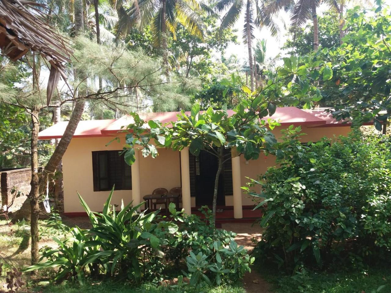 Sukriti Beach Resort Varkala Exterior foto